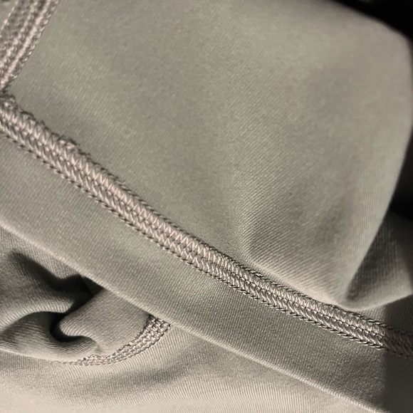 ARITZIA (TNA life) Shake-it Romper: NEW WITH TAGS (never worn) - Picture 8 of 8